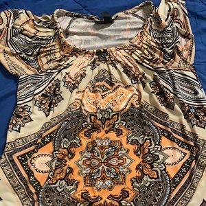 shirt with a lot of colors, size xs (no refunds)